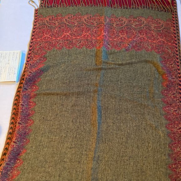 Patterned Scarf Wrap - Picture 4 of 5